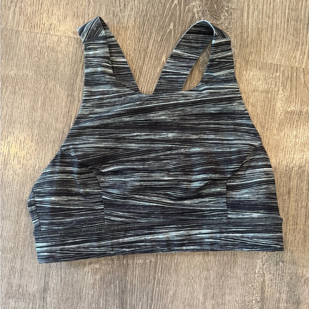 lululemon Fast & Free Bra (nulux) in the Low tide Black and White color size 8